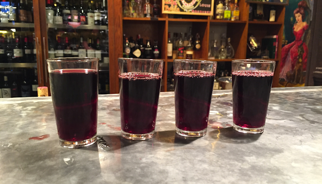 You have to try a kalimotxo in one of Bilbao's bars You have to try a kalimotxo in one of Bilbao's bars